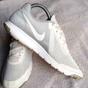 Nike Flex Experience RN6 Lightweight Running Shoes